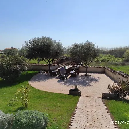 Parenzo Villa *