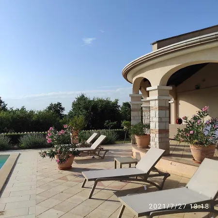 Parenzo Villa *
